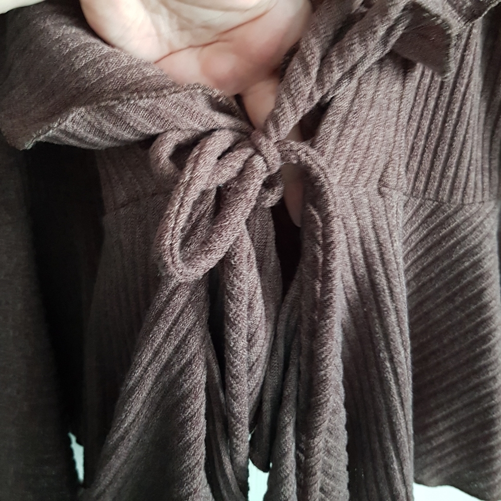 Ruffle Cardigan - Picture 6 of 9